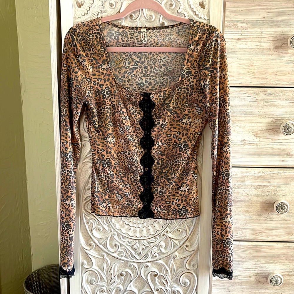 Free people medium leopard print top